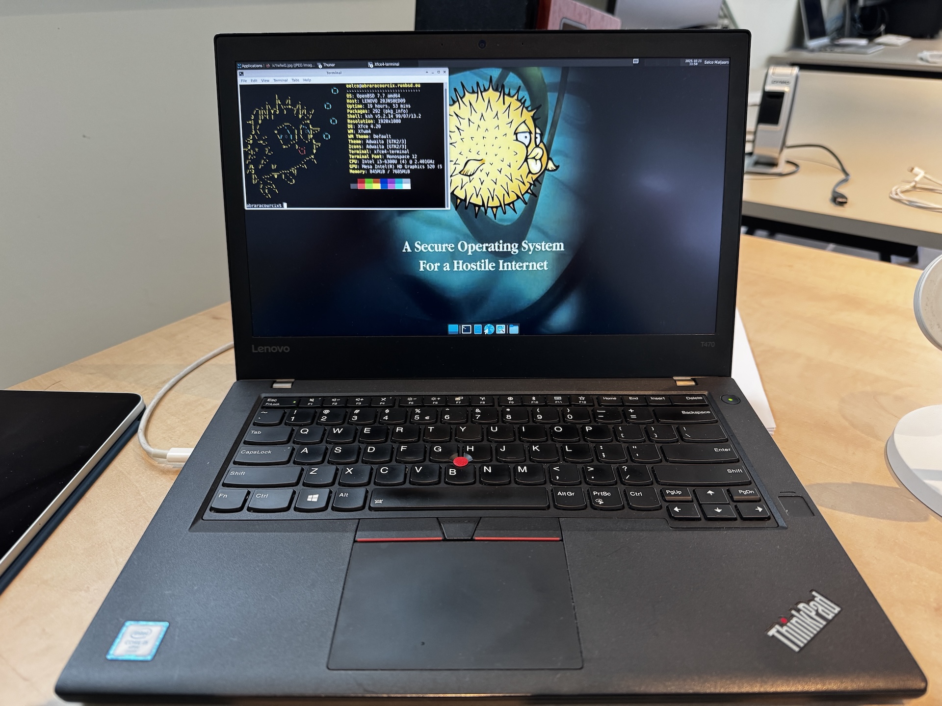 Picture of Abraracourcix running OpenBSD + XFCE4